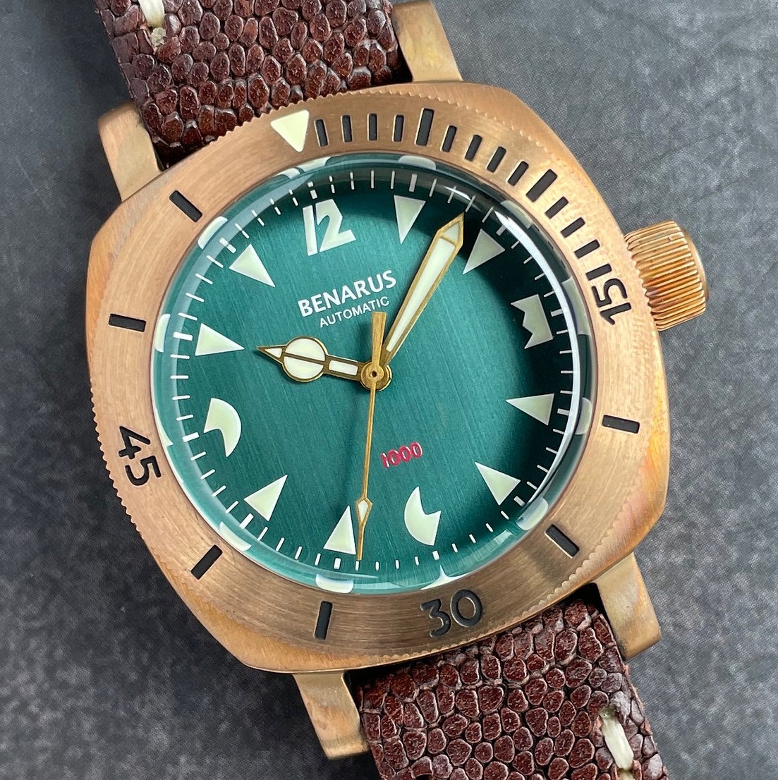 Benarus Moray 38 Bronze