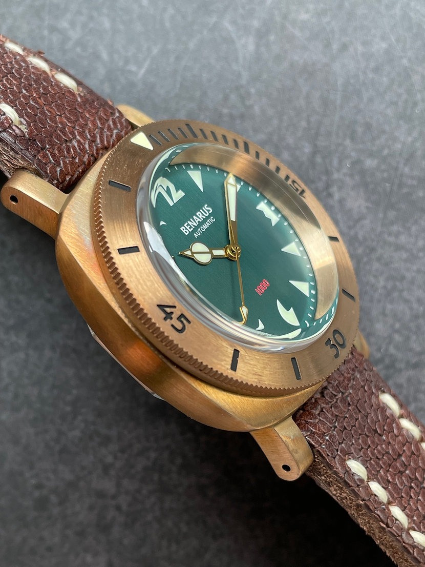 Benarus Moray 38 Bronze