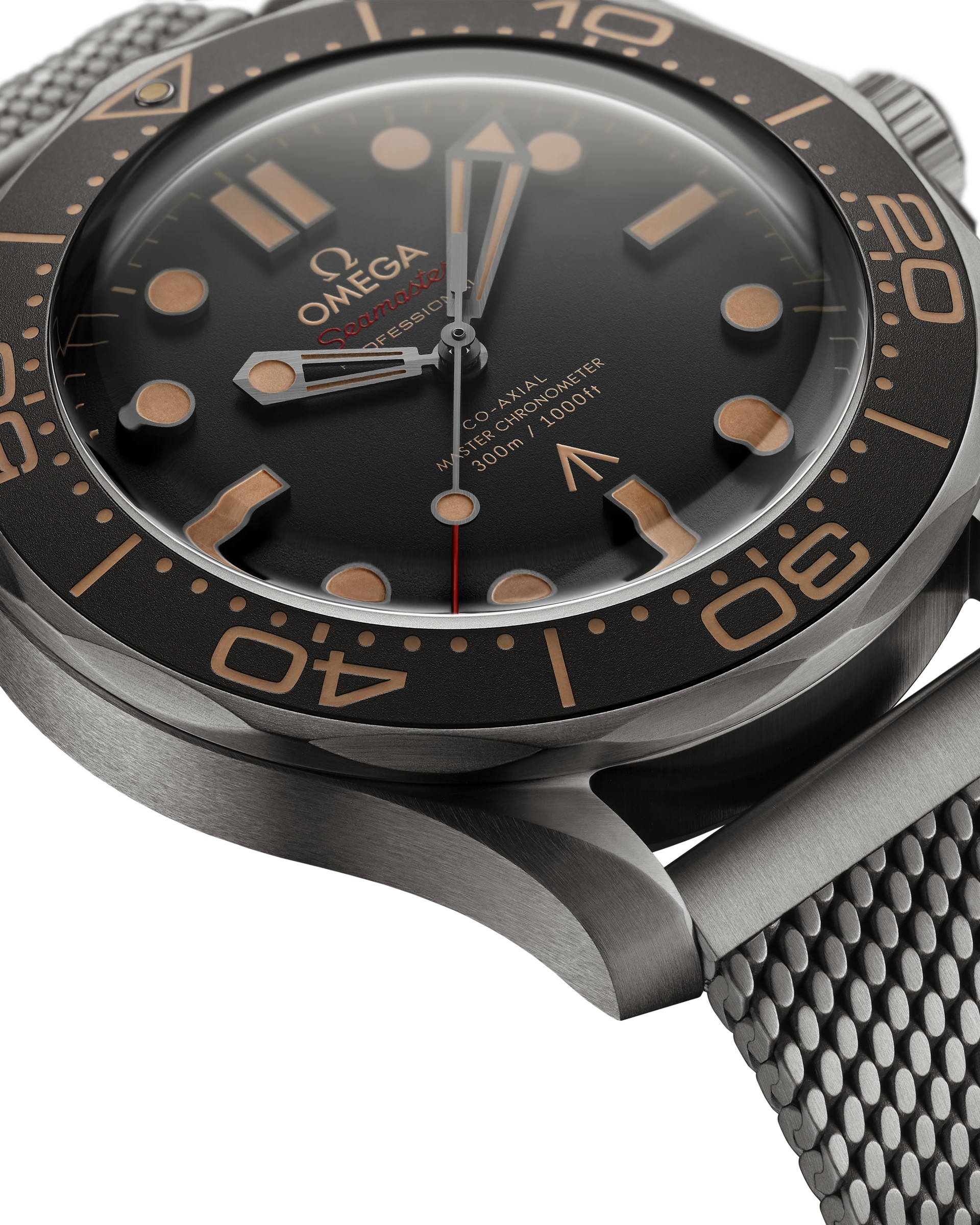 Omega Seamaster Diver 300M 007 Edition (Titanium)