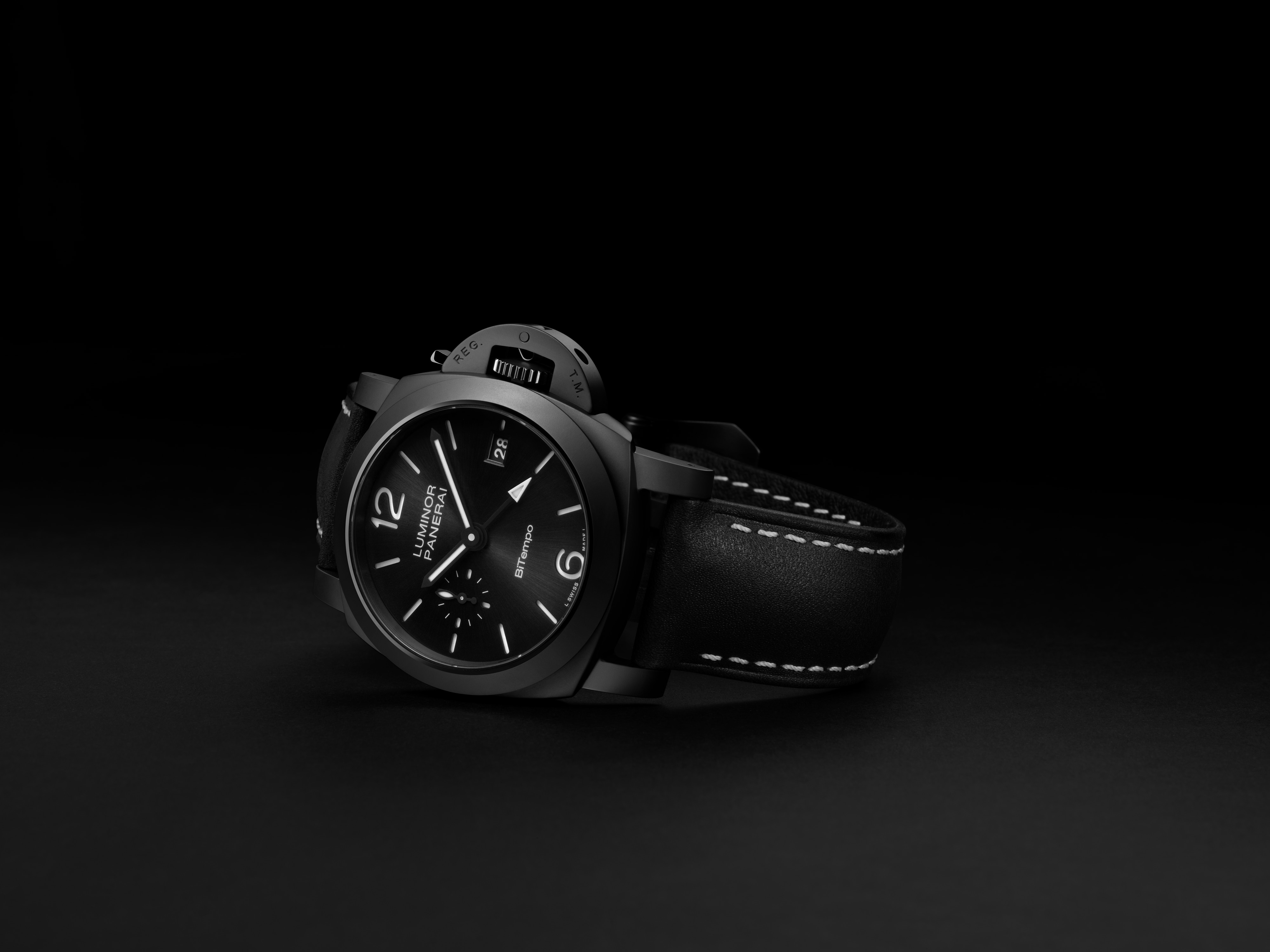Panerai Luminor GMT Ceramica 40mm (black ceramic)