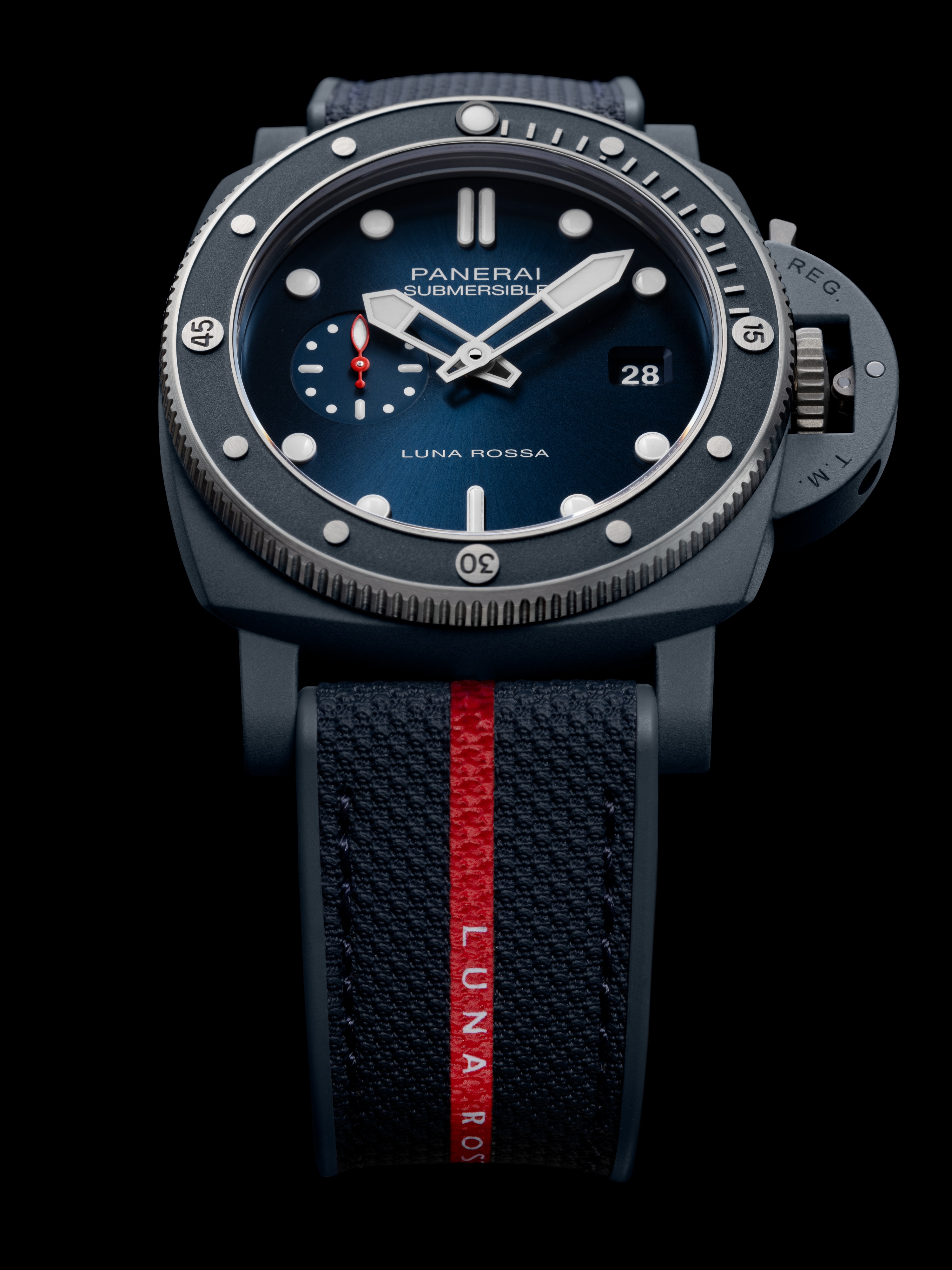 Panerai Submersible QuarantaQuattro Luna Rossa Ti-Ceramitech (blue dial)