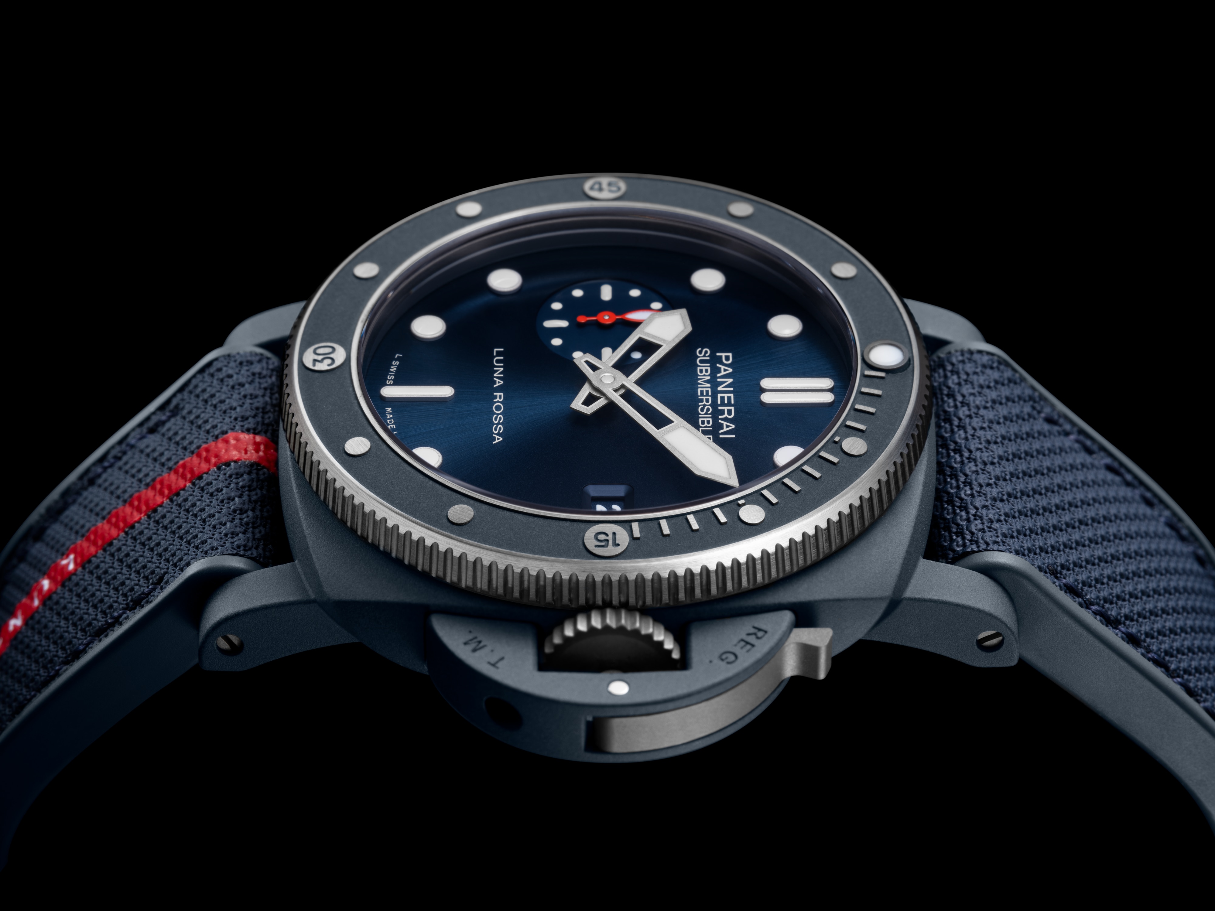 Panerai Submersible QuarantaQuattro Luna Rossa Ti-Ceramitech (blue dial)