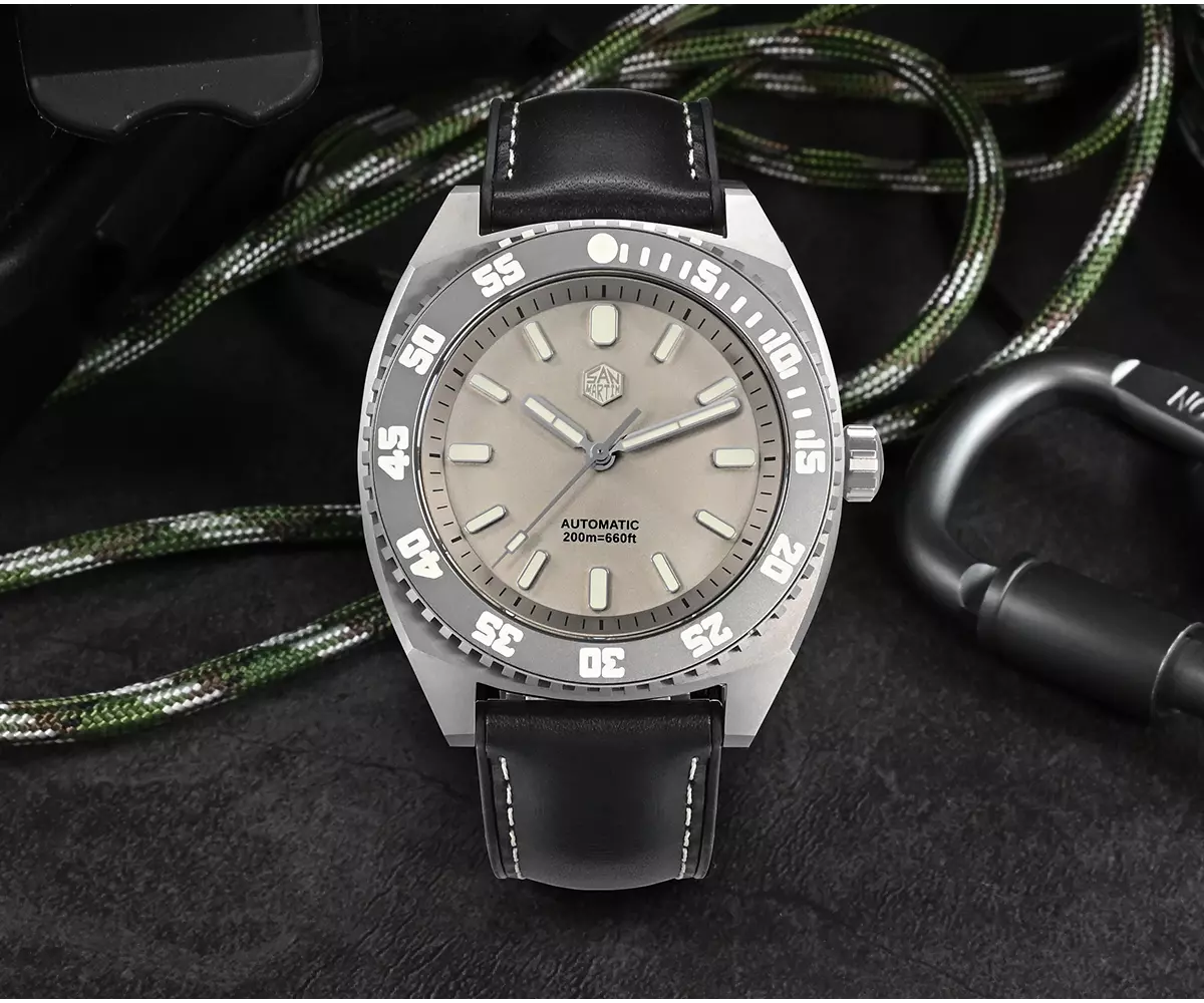 San Martin SN027-T3 Grade 5 Titanium Diver 43mm