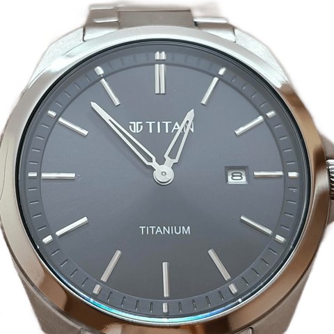Titan Titanium Classique Slim (black dial)